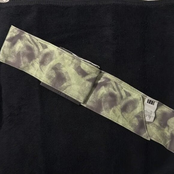 NIKE brand Dri-Fit Head Tie - NWT - Picture 3 of 4